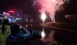 半夜放烟花爆料视频真实,揭秘神秘放烟事件幕后真相