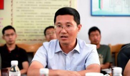 3名镇干部爆料新闻视频