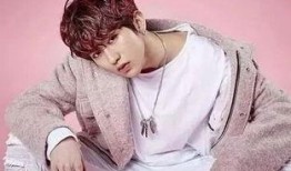 蔡徐坤圈内爆料恋情图片,甜蜜瞬间引粉丝热议